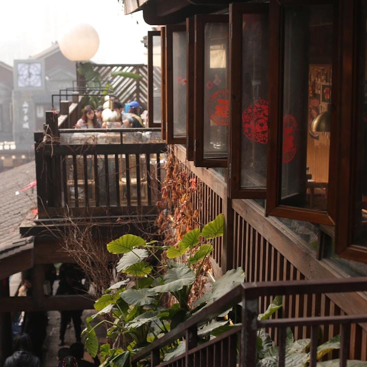 Family terraces and cafés for calm evenings in Lisbon
